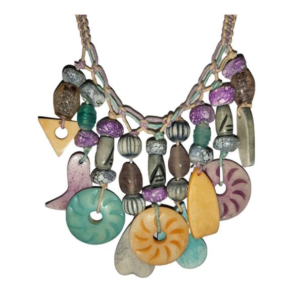 Vintage with tags Sue B Pastel Bone, Glass Beads Macrame Necklace Earring Set - Picture 4 of 6